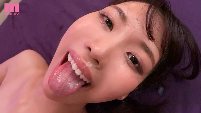 【8月出道新人AV女优】超人气巨乳风俗孃vs外表是平凡OL的饮精天才