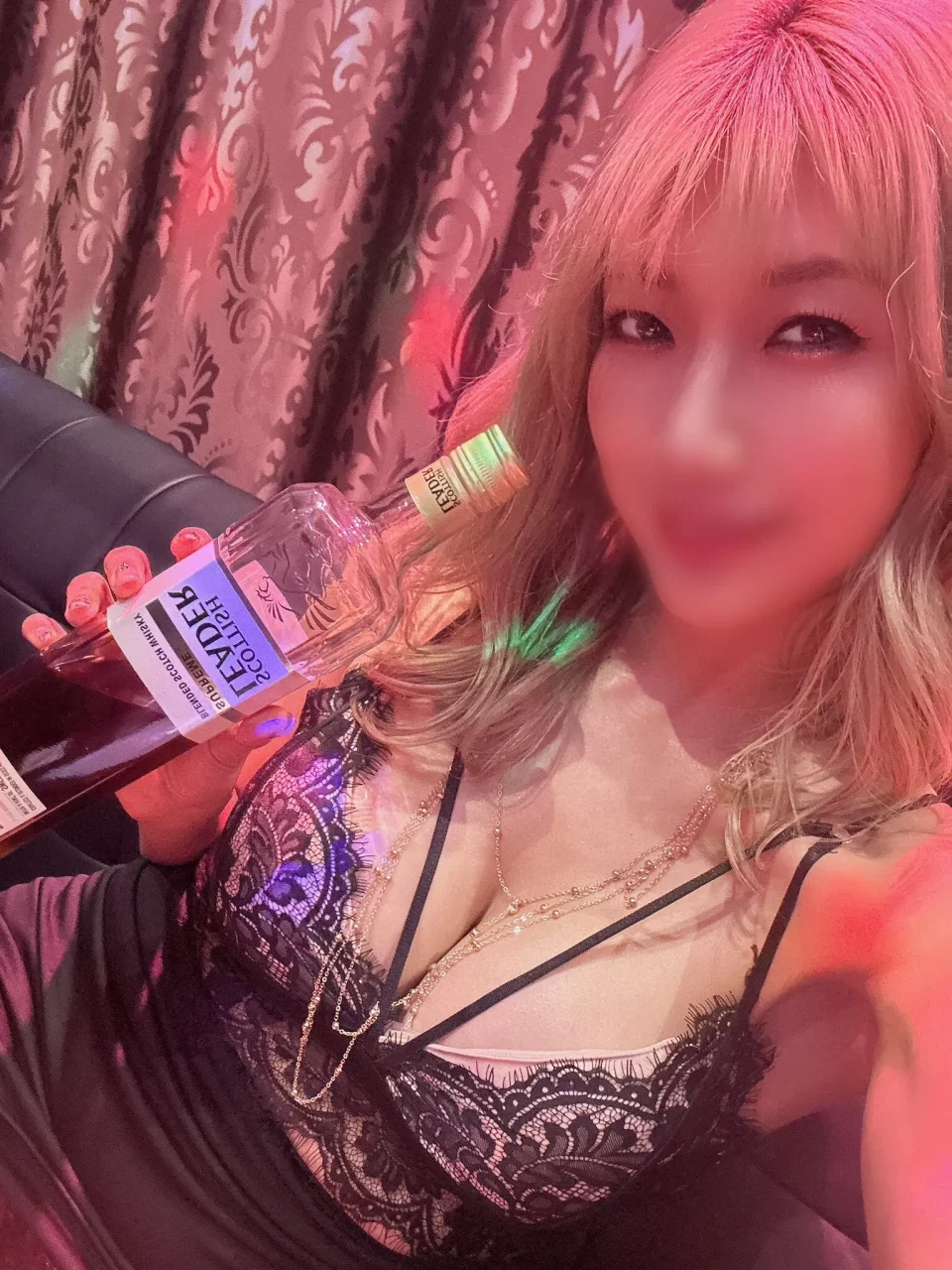 SM女王降临!社群人气痴女花宫京子AV出道,不曾公开的真面目也一次解禁